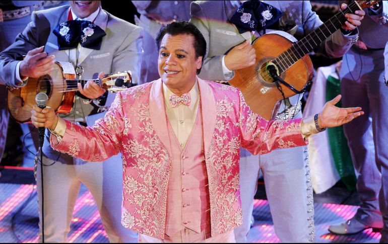 Alberto Aguilera Valadez, su nombre real, afirmaba: 