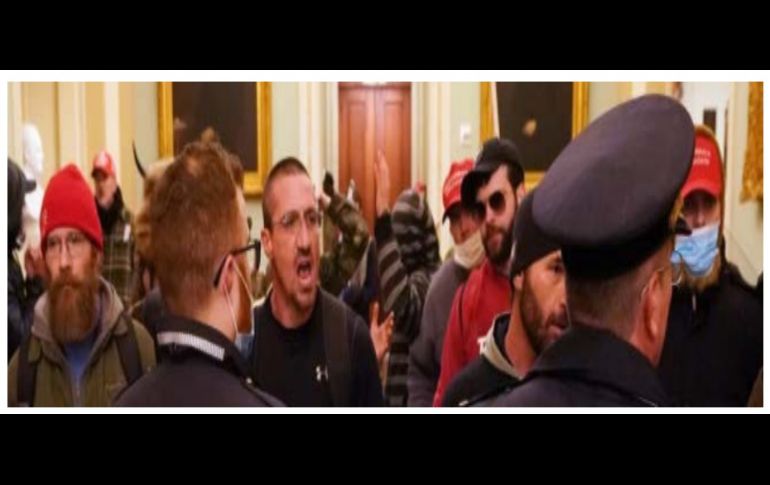 La Policía busca detener a quienes se muestran en las fotos por irrumpir en el Capitolio. ESPECIAL/Metropolitan Police Washington DC