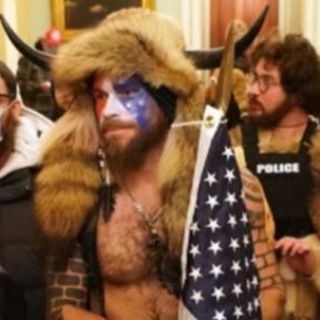 Capitolio de EU: Policía difunde fotos de manifestantes que busca arrestar