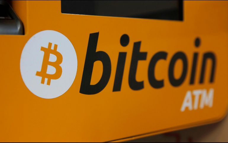 El bitcoin alcanzó los 66 mil 273 dólares al cierre de la sesión del miércoles. AP/ARCHIVO