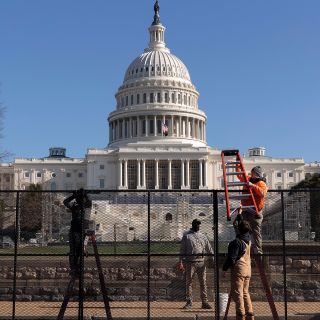 Capitolio de EU: Joe Biden achaca el asalto a "terroristas domésticos"