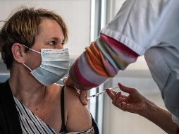 La emergencia en Reino Unido y en Sudáfrica de estas dos nuevas variantes del coronavirus SARS-CoV-2 preocupa a la comunidad internacional debido a su mayor capacidad de transmisión. AFP / P. Hertzog