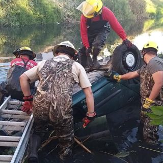 Seguridad en Jalisco: Fallece un hombre al volcar su auto en un canal