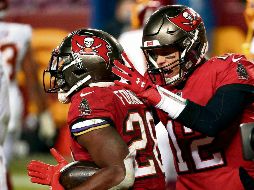 FIGURAS. Leonard Fournette y Tom Brady tuvieron una actuación redonda en la victoria de Tampa Bay. AFP• P. Smith