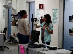 LABOR. En el área de la salud pública las trabajadoras sociales son el primer contacto del paciente con el médico. EL INFORMADOR• A.CAMACHO