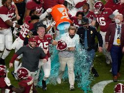 LEGADO. Es la segunda ocasión en la que bajo el mando de Nick Saban, Alabama se corona sin perder un solo juego. AP• W. Lee