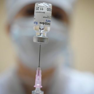 Coronavirus: La Cofepris analiza la vacuna rusa Sputnik V