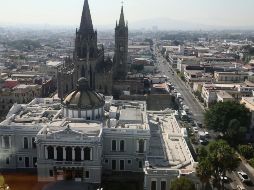 La UdeG también llamó a la población a seguir las recomendaciones de salubridad y distancia personal para reducir los contagios. EL INFORMADOR/Archivo