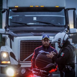 Multan a 420 tráileres al mes por ignorar restricción de paso