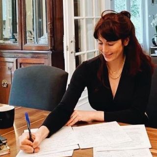 CDMX: funcionaria celebra boda en iglesia y difunde fotos