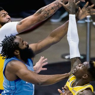 NBA: James Harden es “rasurado” de los Rockets