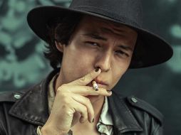 El EP (que constará de cinco temas), es producido por el propio Carlos con Verónica González, talentosa artista del proyecto RPLK. ESPECIAL