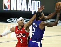 BRILLANTE. Kawhi Leonard anotó 28 puntos. AFP