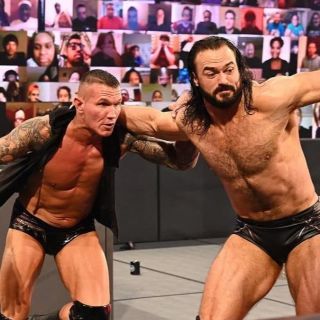 La WWE hace todo para seguir el show