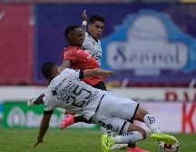 Incluso el actual entrenador de los Zorros, Diego Cocca, debutó en el banquillo rojinegro con un triunfo ante Querétaro en la Jornada 6 del Guard1anes 2020. Imago7
