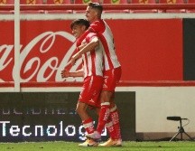 Martín Barragán e Ian González celebran el único gol del partido. IMAGO7/E. Bazán
