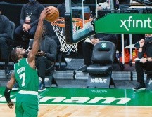 Con 21 puntos y ocho asistencias, Jaylen Brown fue el jugador más productivo de Boston. AFP
