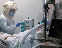 Los pacientes que llegan a la intubación están en una fase muy complicada de la enfermedad y requieren monitoreo médico constante. EFE / M. Percossi