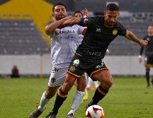 Cuando parecía que la Universidad de Guadalajara tenía el partido controlado y que debutaría con un triunfo en el Torneo Guard1anes 2021, en la recta final del encuentro los melenudos se quedaron con un hombre menos por una expulsión. Imago7 / S. Bautista