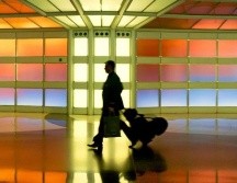 Se le ha prohibido la entrada al aeropuerto y debe pagar US$1.000 de fianza.