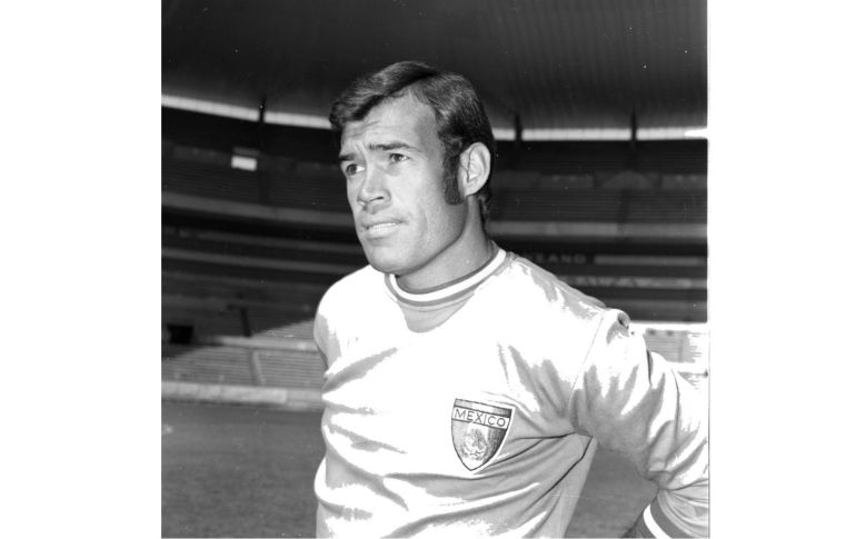 Peña Velasco jugaba como defensa central, inició su carrera en el Oro, para después pasar por Cruz Azul, donde ganó el tricampeonato, Monterrey y el Laguna con el que se retiró en 1978. EL INFORMADOR / ARCHIVO