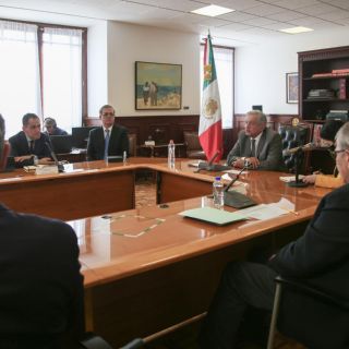 COVID en México: Pese a retraso, Pfizer refrenda a AMLO compromiso de vacunas