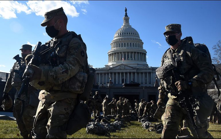 La Guardia Nacional vigila el Capitolio de Estados Unidos previo a la ceremonia de transición presidencial. AFP/O. Douliery