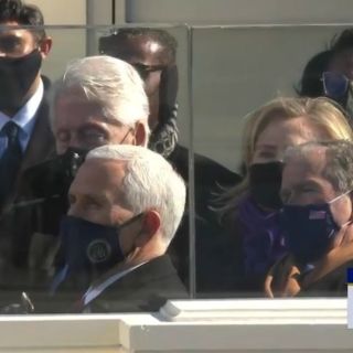 Toma de posesión de Joe Biden: ¿Estaba Bill Clinton durmiendo en la ceremonia?