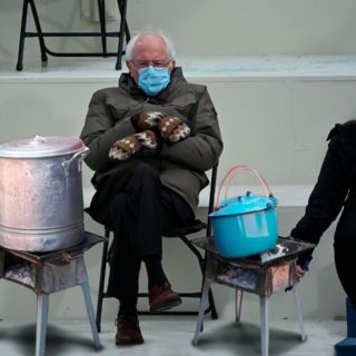 Los memes de la toma de posesión en EU (Spoiler: Bernie Sanders roba cámara)