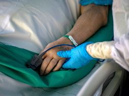 Con la línea COVID-19 (33 3823 3220) se pretende dejar libre el 911 para otras emergencias médicas, policiacas y de protección civil. EFE/M. Divisek