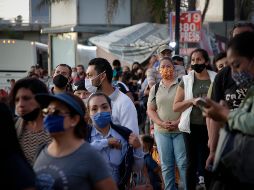 A mayor número de desplazamientos mayor es la amenaza de contagio y viceversa. EL INFORMADOR / F. Atilano