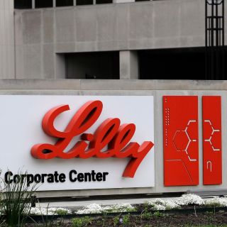 COVID-19: Eli Lilly afirma que fármaco de anticuerpos reduce riesgo de enfermar