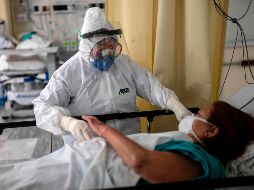 El nivel de ocupación hospitalaria actual es del 58.2% en camas generales, mientras que en Unidades de Cuidados Intensivos se reporta en 72.5%. AFP/ARCHIVO