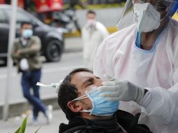 Advierten que se está viviendo el momento más complicado de la pandemia en México sin que se vea una reducción en la tendencia de contagios. EFE/M. Dueñas