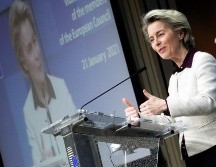 Ursula von der Leyen, presidenta de la Comisión Europea, ofrece una conferencia de prensa tras la cumbre virtual. EFE/O. Hoslet