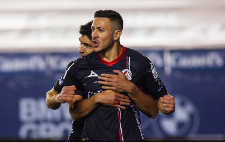 Desde el minuto 2, Chivas ya pierde el encuentro que abre la Jornada 3 del Guard1anes 2021. IMAGO7