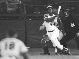 Hank Aaron será recordado como una de las figuras que aún poseen récords vigentes en la MLB. AP / ARCHIVO