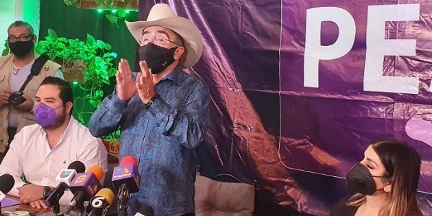 Vicente Fern&aacute;ndez Jr. lamenta acusaciones contra su padre; se reconoce feminista
