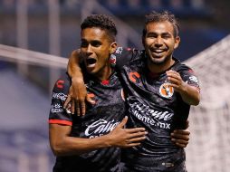 Fidel Martinez y Junior Sornoza celebran el único tanto del partido. IMAGO 7/I. Medina