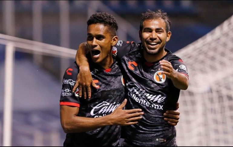 Fidel Martinez y Junior Sornoza celebran el único tanto del partido. IMAGO 7/I. Medina