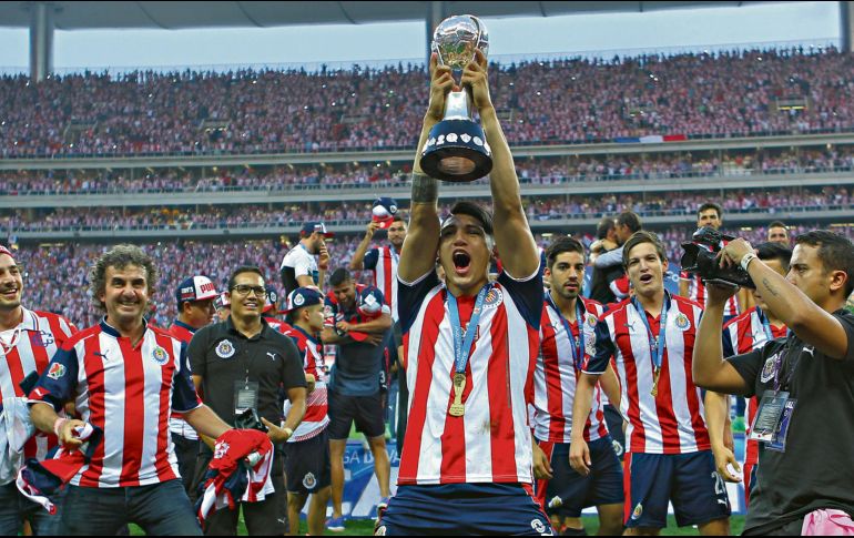 Pasa coronarse en el torneo Clausura 2017, Chivas echó mano de nueve jugadores formados en otros clubes. IMAGO7