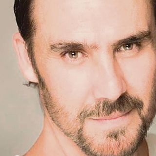 Alberto Casanova se embarca en un melodrama de secretos y suspenso