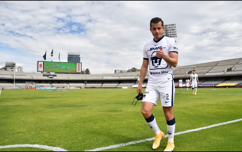 El zaguero mexicano volvió a violar el reglamento interno del Club Universidad y a romper el protocolo sanitario. Imago7