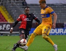 Renato Ibarra, de Atlas (i), durante el juego. IMAGO 7/S. Bautista