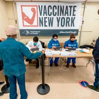 COVID-19: Cancelan miles de citas de vacunación en EU