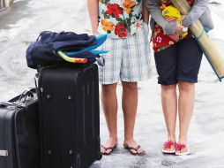 MALETA LISTA. Poductos sanitizantes, con el cubrebocas como un básico, deben formar parte de tu equipaje.