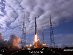 El propósito de SpaceX es colocar unos mil 584 satélites en la órbita terrestre a unos 549 kilómetros por encima de la Tierra. AFP / SPACEX
