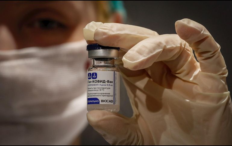 El Gobierno de Nuevo León rechazó que vaya a firmar un contrato con el empresario para venderle dos millones de vacunas rusas Sputnik V. EFE/ARCHIVO