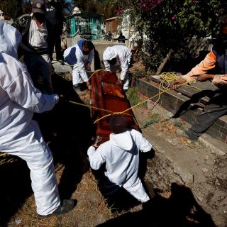 COVID-19: Cementerios de CDMX, saturados ante nuevo pico de muertes