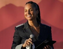 La cantante ganadora de múltiples premios Grammy, Alicia Keys, presentó su versión susurrada de 